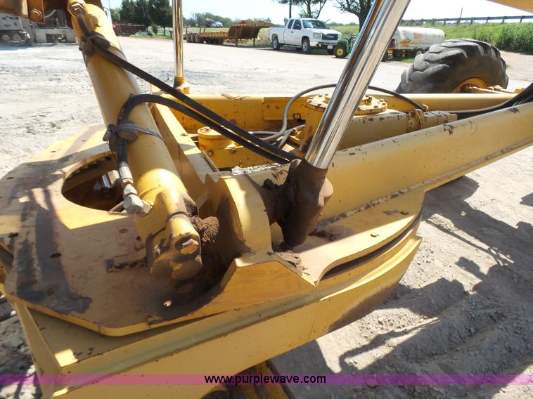 image for item K7050 2002 John Deere 770CH Series II motor grader