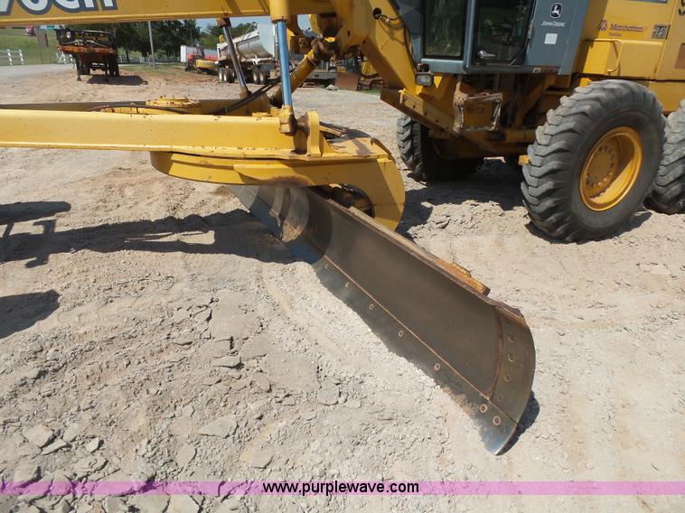 image for item K7050 2002 John Deere 770CH Series II motor grader