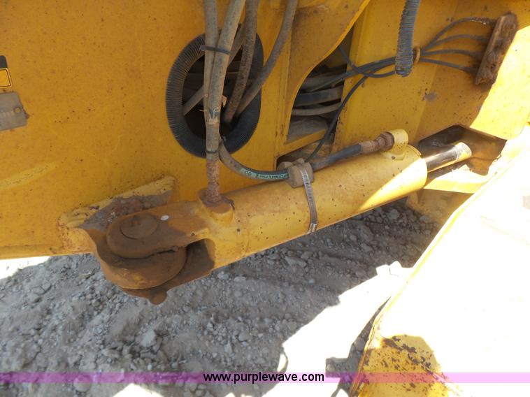 image for item K7050 2002 John Deere 770CH Series II motor grader