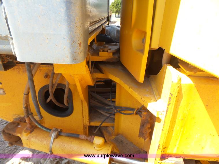 image for item K7050 2002 John Deere 770CH Series II motor grader