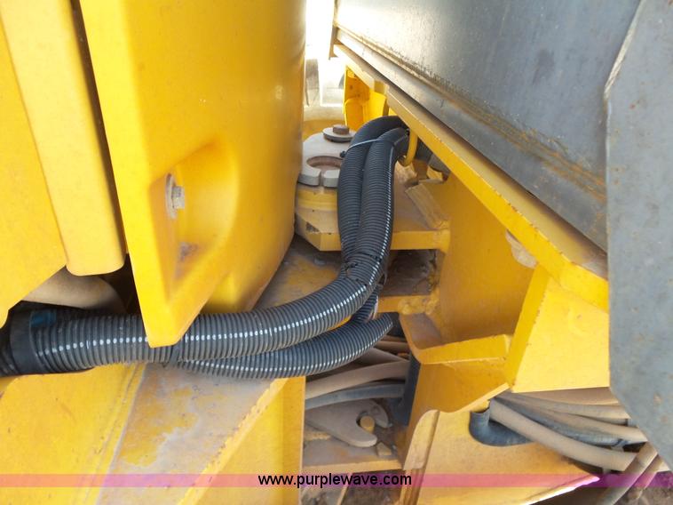 image for item K7050 2002 John Deere 770CH Series II motor grader