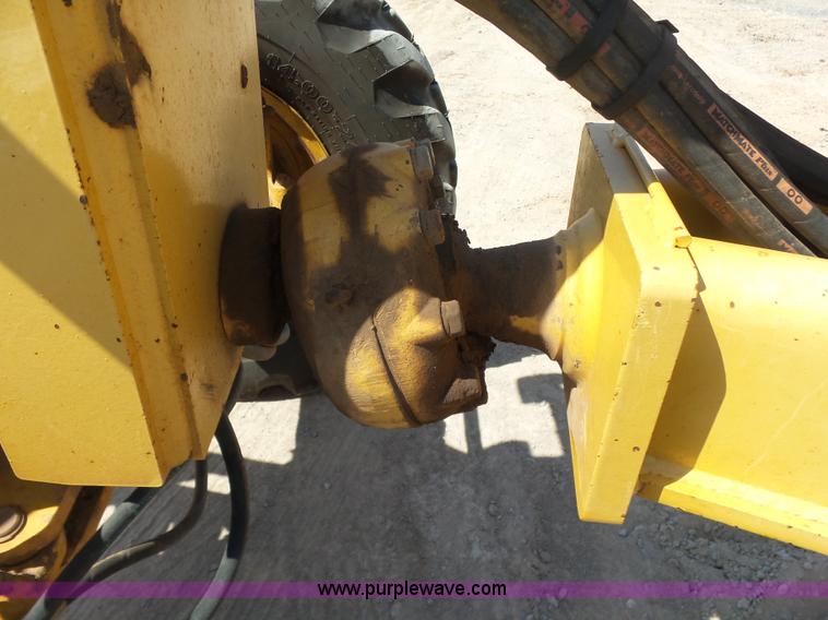 image for item K7050 2002 John Deere 770CH Series II motor grader