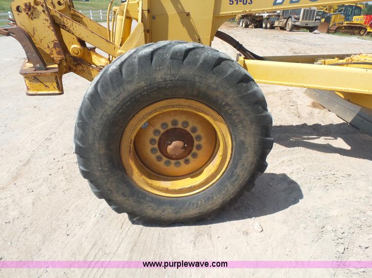 image for item K7050 2002 John Deere 770CH Series II motor grader