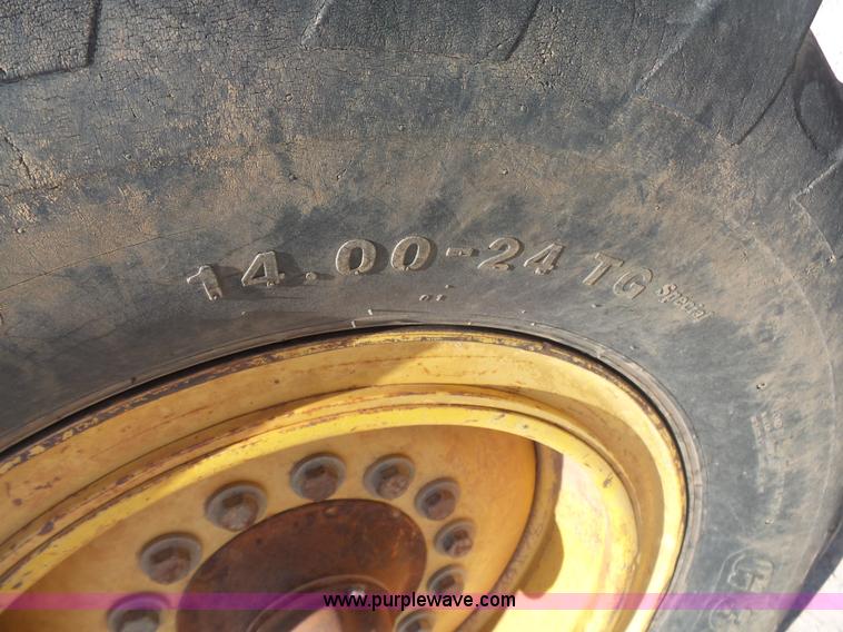 image for item K7050 2002 John Deere 770CH Series II motor grader