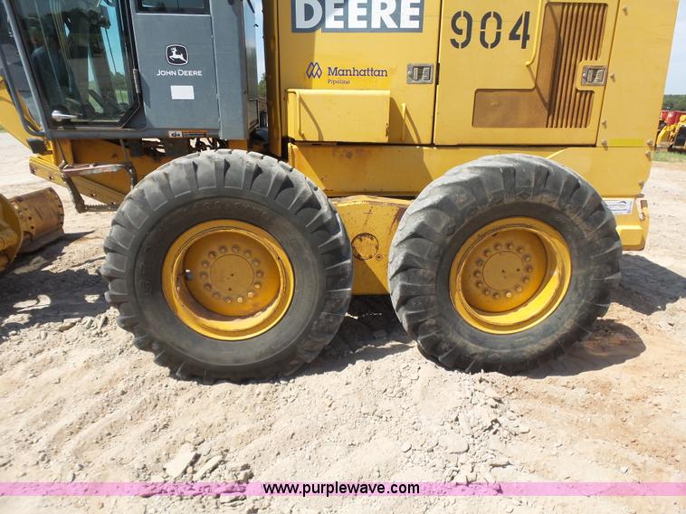 image for item K7050 2002 John Deere 770CH Series II motor grader