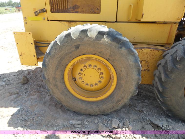 image for item K7050 2002 John Deere 770CH Series II motor grader