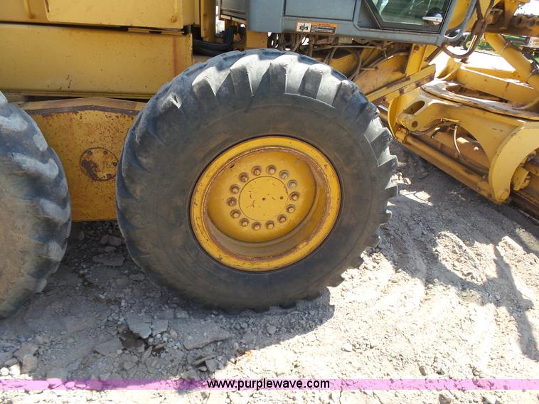 image for item K7050 2002 John Deere 770CH Series II motor grader