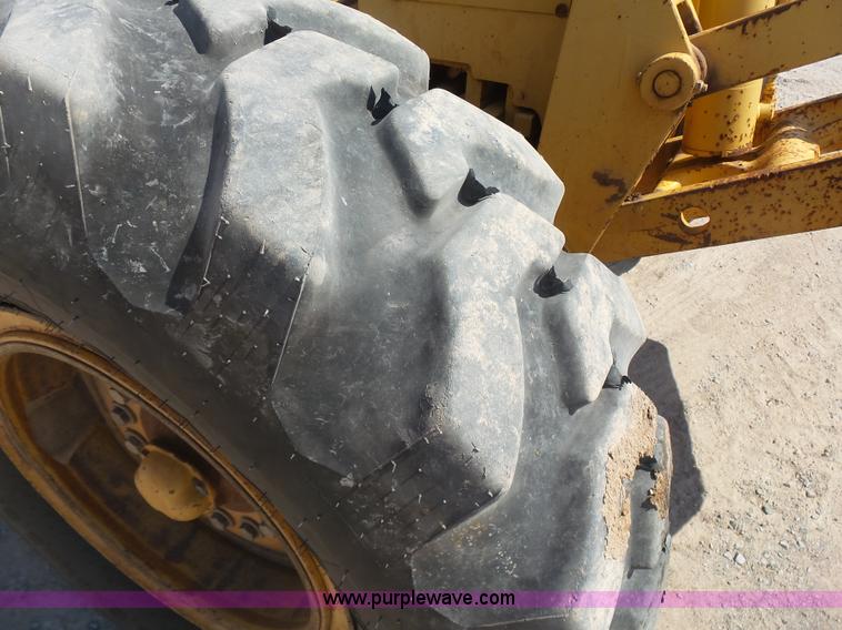 image for item K7050 2002 John Deere 770CH Series II motor grader