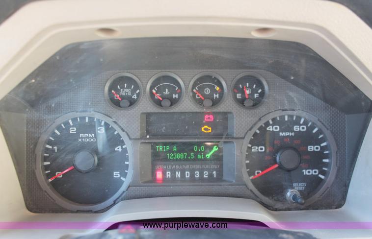 image for item K7051 2008 Ford F450 Super Duty XLT Crew Cab truck cab and chassis