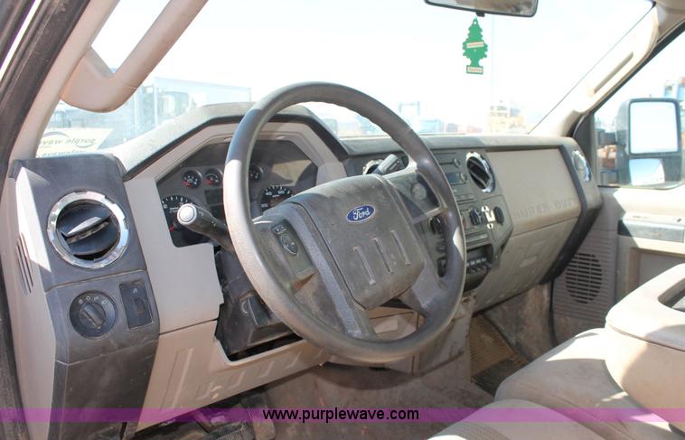 image for item K7051 2008 Ford F450 Super Duty XLT Crew Cab truck cab and chassis