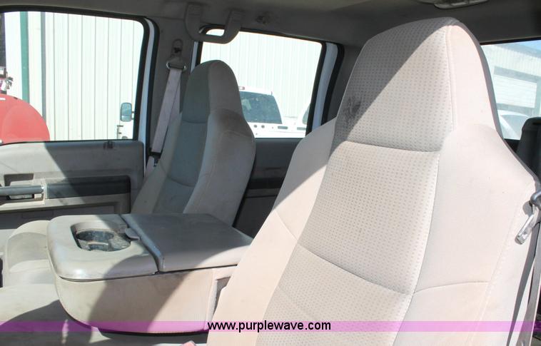 image for item K7051 2008 Ford F450 Super Duty XLT Crew Cab truck cab and chassis