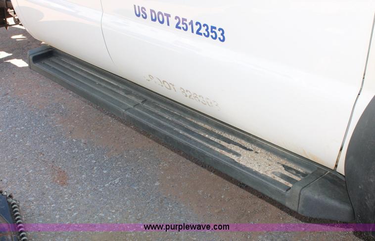 image for item K7051 2008 Ford F450 Super Duty XLT Crew Cab truck cab and chassis