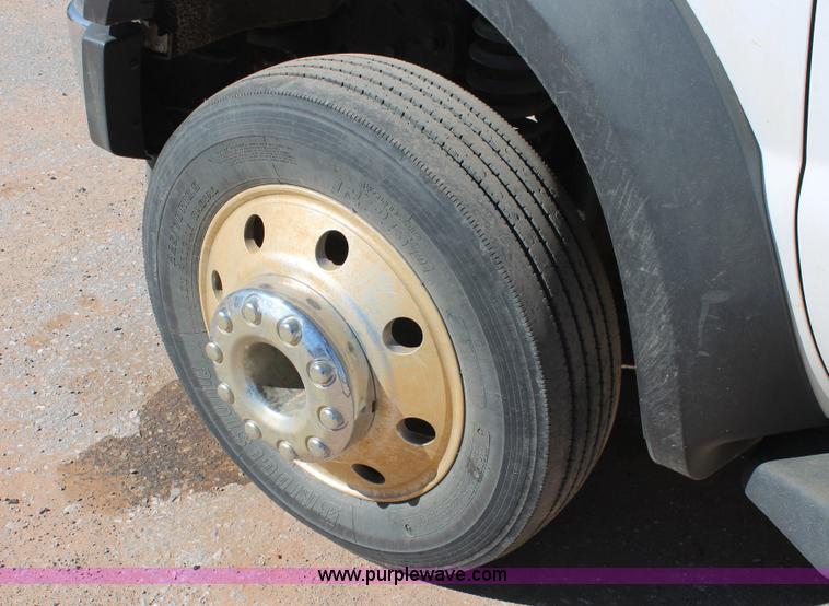 image for item K7051 2008 Ford F450 Super Duty XLT Crew Cab truck cab and chassis