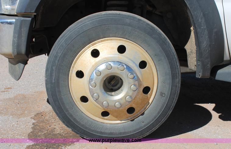 image for item K7051 2008 Ford F450 Super Duty XLT Crew Cab truck cab and chassis