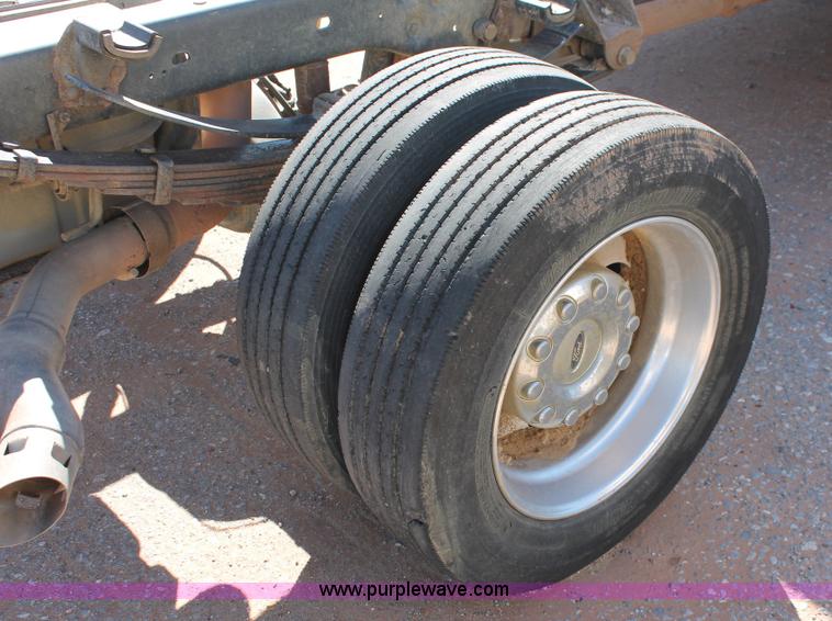 image for item K7051 2008 Ford F450 Super Duty XLT Crew Cab truck cab and chassis