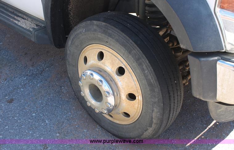 image for item K7051 2008 Ford F450 Super Duty XLT Crew Cab truck cab and chassis