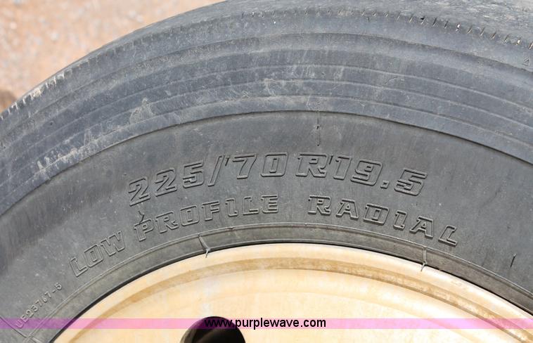 image for item K7051 2008 Ford F450 Super Duty XLT Crew Cab truck cab and chassis