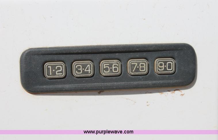 image for item K7051 2008 Ford F450 Super Duty XLT Crew Cab truck cab and chassis