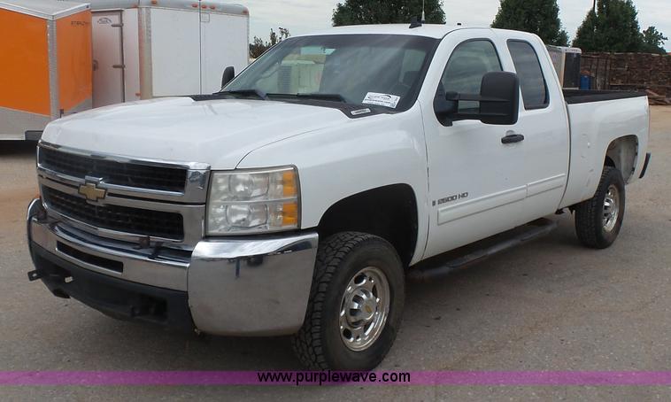 image for item K7053 2009 Chevrolet Silverado 2500HD LT Ext. Cab pickup truck