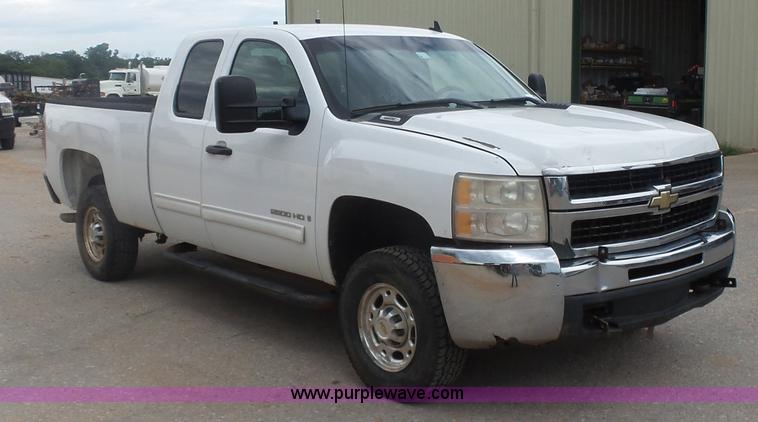 image for item K7053 2009 Chevrolet Silverado 2500HD LT Ext. Cab pickup truck