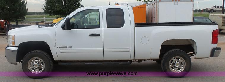 image for item K7053 2009 Chevrolet Silverado 2500HD LT Ext. Cab pickup truck
