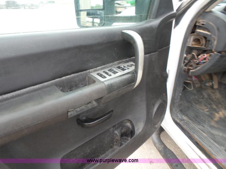 image for item K7053 2009 Chevrolet Silverado 2500HD LT Ext. Cab pickup truck