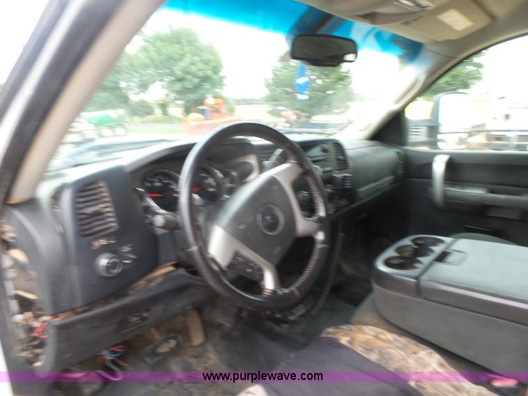 image for item K7053 2009 Chevrolet Silverado 2500HD LT Ext. Cab pickup truck