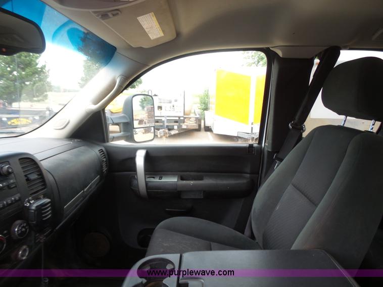 image for item K7053 2009 Chevrolet Silverado 2500HD LT Ext. Cab pickup truck