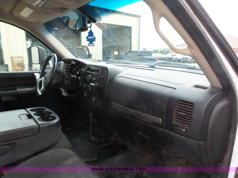 image for item K7053 2009 Chevrolet Silverado 2500HD LT Ext. Cab pickup truck