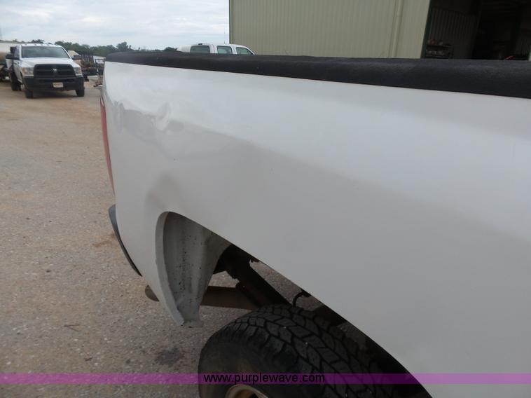 image for item K7053 2009 Chevrolet Silverado 2500HD LT Ext. Cab pickup truck