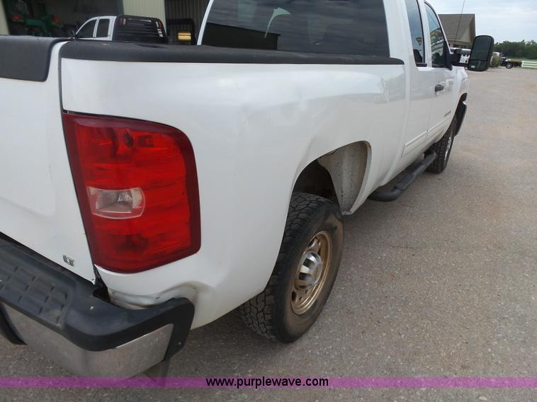 image for item K7053 2009 Chevrolet Silverado 2500HD LT Ext. Cab pickup truck