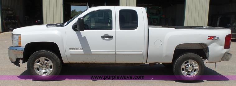 image for item K7054 2010 Chevrolet Silverado 2500HD LT Z71 Ext. Cab pickup truck