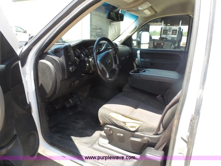 image for item K7054 2010 Chevrolet Silverado 2500HD LT Z71 Ext. Cab pickup truck