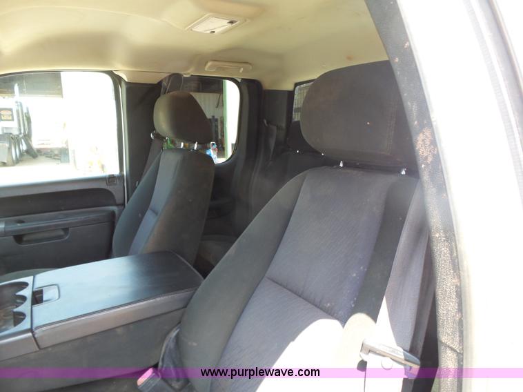 image for item K7054 2010 Chevrolet Silverado 2500HD LT Z71 Ext. Cab pickup truck