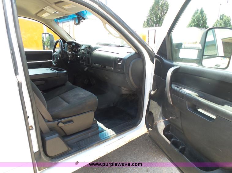 image for item K7054 2010 Chevrolet Silverado 2500HD LT Z71 Ext. Cab pickup truck