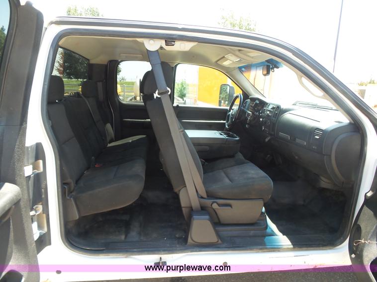 image for item K7054 2010 Chevrolet Silverado 2500HD LT Z71 Ext. Cab pickup truck