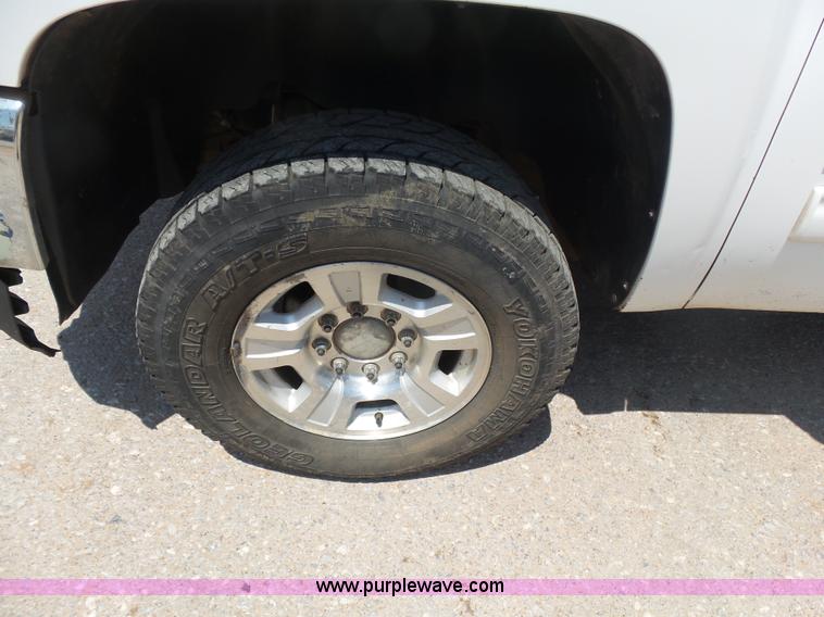 image for item K7054 2010 Chevrolet Silverado 2500HD LT Z71 Ext. Cab pickup truck