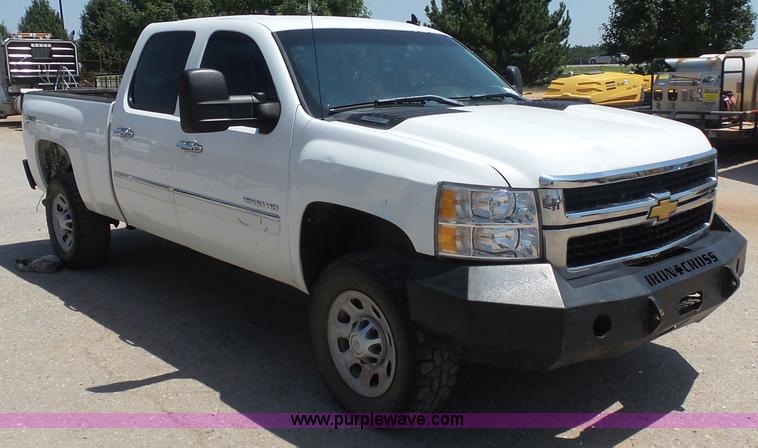 image for item K7055 2012 Chevrolet Silverado 2500HD Crew Cab pickup truck