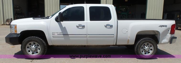 image for item K7055 2012 Chevrolet Silverado 2500HD Crew Cab pickup truck