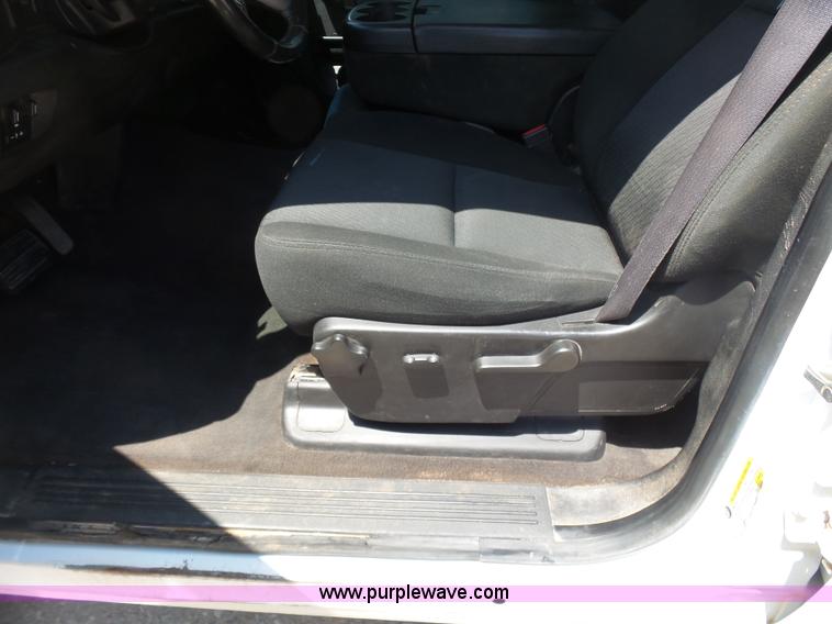 image for item K7055 2012 Chevrolet Silverado 2500HD Crew Cab pickup truck