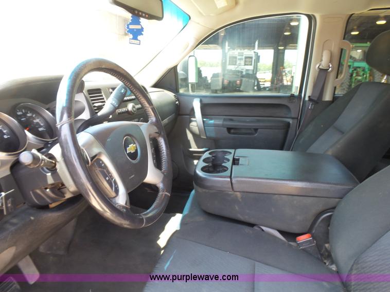 image for item K7055 2012 Chevrolet Silverado 2500HD Crew Cab pickup truck