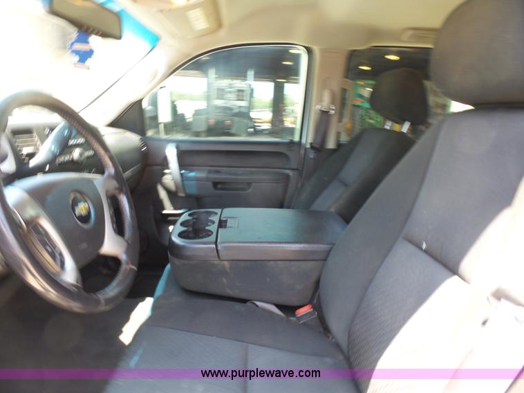 image for item K7055 2012 Chevrolet Silverado 2500HD Crew Cab pickup truck