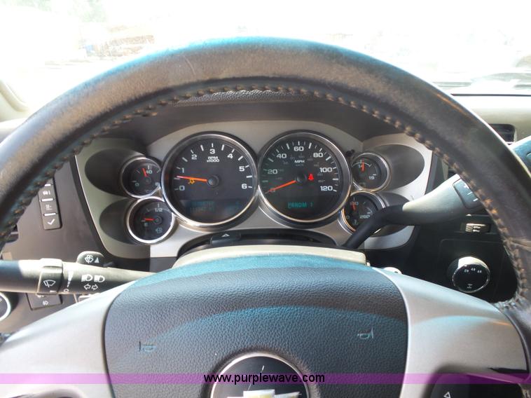 image for item K7055 2012 Chevrolet Silverado 2500HD Crew Cab pickup truck