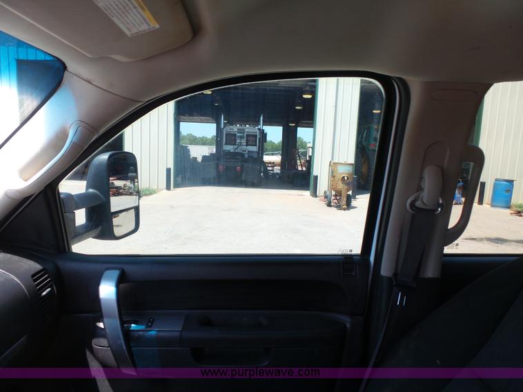 image for item K7055 2012 Chevrolet Silverado 2500HD Crew Cab pickup truck