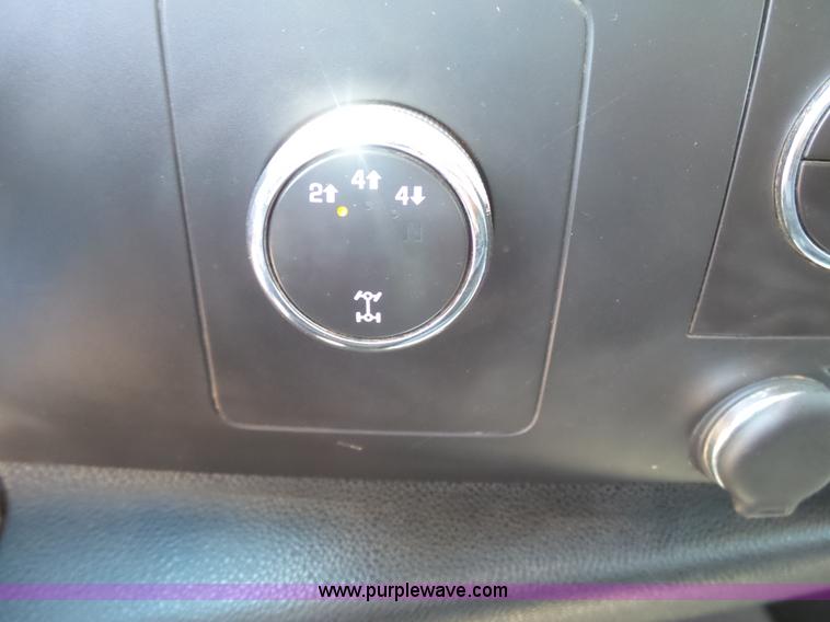 image for item K7055 2012 Chevrolet Silverado 2500HD Crew Cab pickup truck