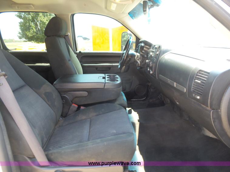 image for item K7055 2012 Chevrolet Silverado 2500HD Crew Cab pickup truck