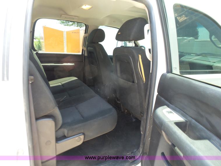 image for item K7055 2012 Chevrolet Silverado 2500HD Crew Cab pickup truck