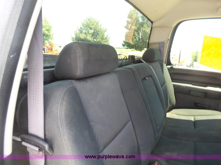 image for item K7055 2012 Chevrolet Silverado 2500HD Crew Cab pickup truck