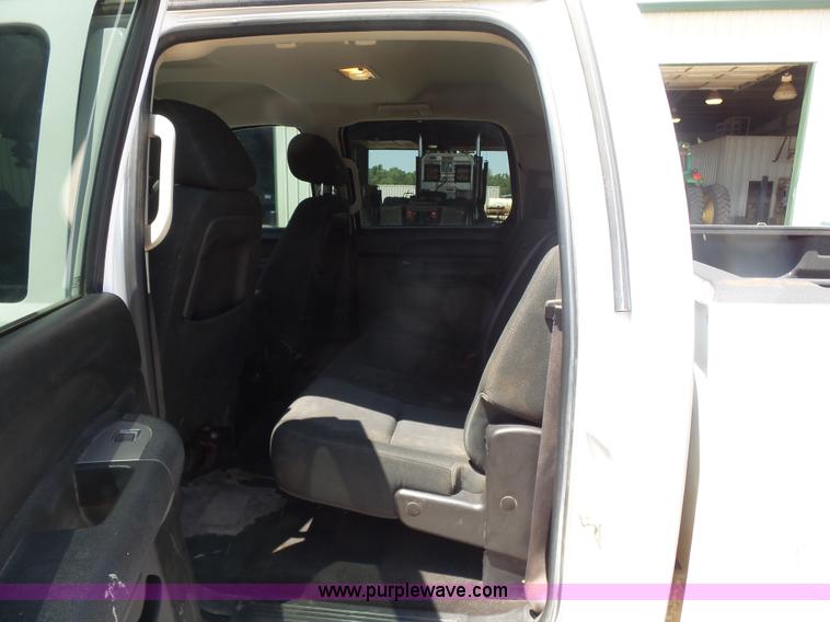 image for item K7055 2012 Chevrolet Silverado 2500HD Crew Cab pickup truck