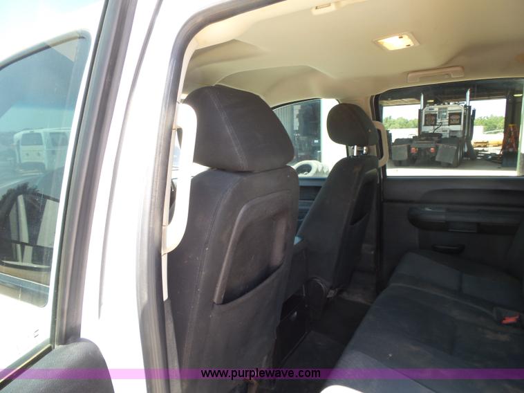 image for item K7055 2012 Chevrolet Silverado 2500HD Crew Cab pickup truck